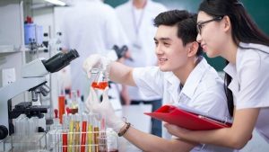 Thi B00 có vào được ngành Xét nghiệm không